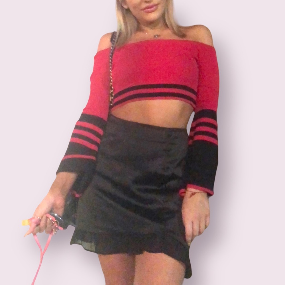 🎀 LF Seek The Label Red & Black Flowy Flare Sleeve Stripe Off Shoulder Crop Top